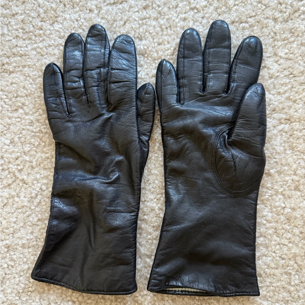 Elegant Black Leather Gloves